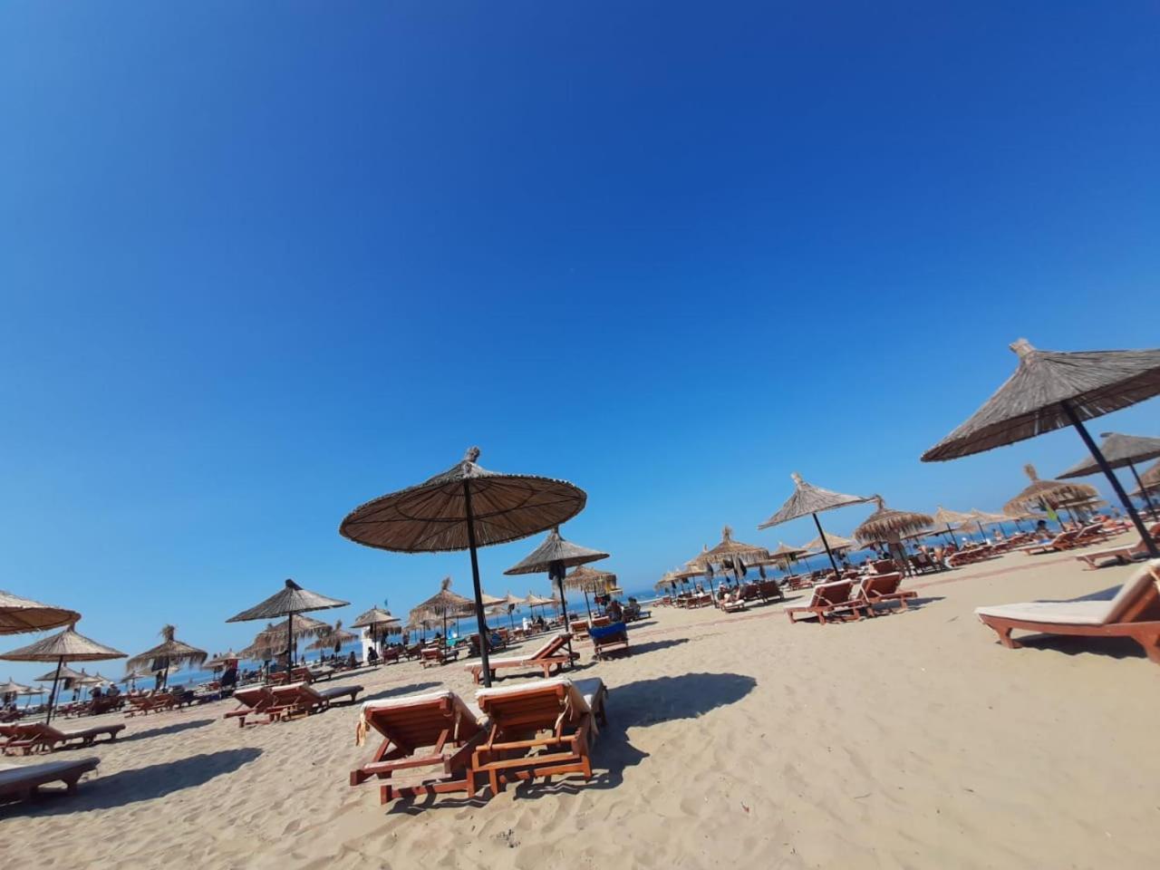 Sea View Studio Durres Bagian luar foto